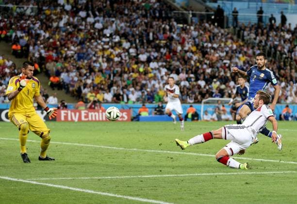 Football - 2014 FIFA World Cup, WM, Weltmeisterschaft, Fussball - Final - Germany v Argentina 13 July 2014 - FIFA World Cup - Final - Germany v Argentina - Mario Gotze of Germany scores the winning goal - Photo: Marc Atkins Offside. Rio de Janeiro Brazil *** Fußball Finale der FIFA Fussball-Weltmeisterschaft 2014 Deutschland gegen Argentinien 13. Juli 2014 Finale der FIFA Fussball-Weltmeisterschaft Deutschland gegen Argentinien Mario Götze (Deutschland) erzielt den Siegtreffer Foto Marc Atkins Abseits Rio de Janeiro Brasilien  Copyright: xMarcxAtkinsxOffside