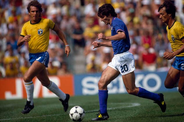 FIFA World Cup, WM, Weltmeisterschaft, Fussball 1982 5 7 1982 Football World Cup 1982. Brazil v Italy. Paolo Rossi. Photo: Mark Leech Offside. Barcelona Spain *** FIFA Fußball-Weltmeisterschaft 1982 5 7 Fußball-Weltmeisterschaft 1982 Brasilien gegen Italien Paolo Rossi Foto Mark Leech Abseits Barcelona Spanien  Copyright: xMarkxLeechxOffside al