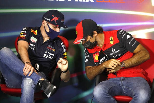 VERSTAPPEN Max (ned), Red Bull Racing RB18, SAINZ Carlos (spa), Scuderia Ferrari F1-75, portrait during the Formula 1 STC Saudi Arabian Grand Prix 2022, 2nd round of the 2022 FIA Formula One World Championship, WM, Weltmeisterschaft on the Jeddah Corniche Circuit, from March 25 to 27, 2022 in Jeddah, Saudi Arabia - F1 - SAUDI ARABIAN GRAND PRIX 2022 DPPI Panoramic  GP2202_123544_31I4489