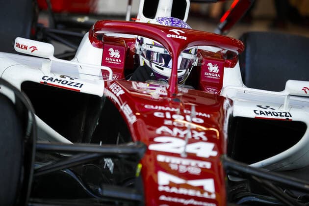 24 ZHOU Guanyu (chi), Alfa Romeo F1 Team ORLEN C42, action during the Formula 1 STC Saudi Arabian Grand Prix 2022, 2nd round of the 2022 FIA Formula One World Championship, WM, Weltmeisterschaft on the Jeddah Corniche Circuit, from March 25 to 27, 2022 in Jeddah, Saudi Arabia - F1 - SAUDI ARABIAN GRAND PRIX 2022 DPPI Panoramic  00122006__V2_9752.JPG_