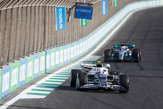 22 TSUNODA Yuki (jap), Scuderia AlphaTauri AT03, action during the Formula 1 STC Saudi Arabian Grand Prix 2022, 2nd round of the 2022 FIA Formula One World Championship, WM, Weltmeisterschaft on the Jeddah Corniche Circuit, from March 25 to 27, 2022 in Jeddah, Saudi Arabia - F1 - SAUDI ARABIAN GRAND PRIX 2022 DPPI Panoramic  _B2_6001