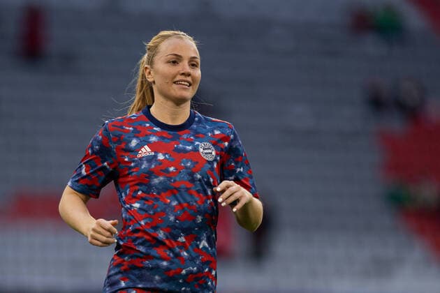 22 03 2022, xedx, GER, Muenchen, Allianz Arena, Champions League, Uefa Women˜s Champions League, UWCL, Saison 2021 2022, Viertelfinale, quarter finals, photogreva FC Bayern Muenchen Frauen Paris Saint Germain Frauen, FCB, PSG, womensoccer Warm Up, Aufwaermen, Glodis Viggosdottir DFL regulations prohibit any use of photographs as image sequences and or quasi video