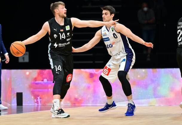 19 03 2022 Basketball Season 2021 2022 2 Bundesliga Pro A 31 Matchday Nürnberg Falcons Basketball Club NBC Eisbären Bremerhaven Dupree Mc Brayer 1, Nürnberg Falcons BC NBC Shane Michael Richards 0,, Eisbären Bremerhaven