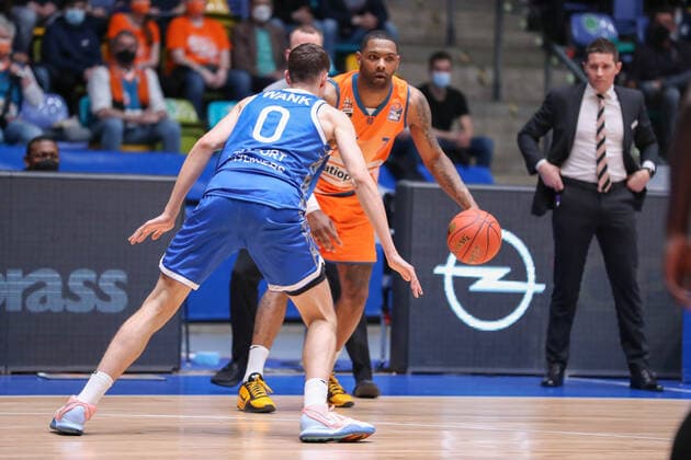 Wank Lukas, Fraport Skyliners, 0 ,Thornwell Sindarius, Ratiopharm Ulm, 7 , Jaka Lakovic, HC Ratiopharm Ulm , , GER,Basketball, BBL, Fraport Skyliners vs Ratiopharm Ulm,25 03 2022 Copyright: xEibner-Pressefoto UlrichxScherbaumx EP_usm