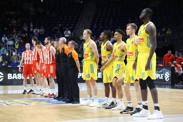 DEU, EuroLeague, ALBA vs Belgrade, 25 03 2022, Mercedes Benz Arena, Berlin, DEU, EuroLeague, ALBA vs Belgrade, in picture both teams Foto Juergen Engler nordphoto GmbH nordphotoxGmbHx xEngler nph00076