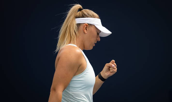 March 25, 2022, MIAMI, FLORIDA, UNITED STATES: Dalma Galfi of Hungary in action during the second round of the 2022 Miami Open WTA, Tennis Damen 1000 tennis tournament against Veronika Kudermetova of Russia MIAMI UNITED STATES - ZUMAa181 20220325_zaa_a181_020 Copyright: xRobxPrangex