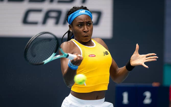 March 25, 2022, MIAMI, FLORIDA, UNITED STATES: Cori Gauff of the United States in action during the second round of the 2022 Miami Open WTA, Tennis Damen 1000 tennis tournament against Qiang Wang of China MIAMI UNITED STATES - ZUMAa181 20220325_zaa_a181_038 Copyright: xRobxPrangex
