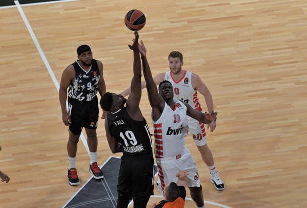 Youssoupha Fall (asvel) vs Moustapha Fall (olympakios) BASKETBALL : LDLC ASVEL vs Olympiakos - Euroligue - 25 03 2022 FredericChambert Panoramic 
