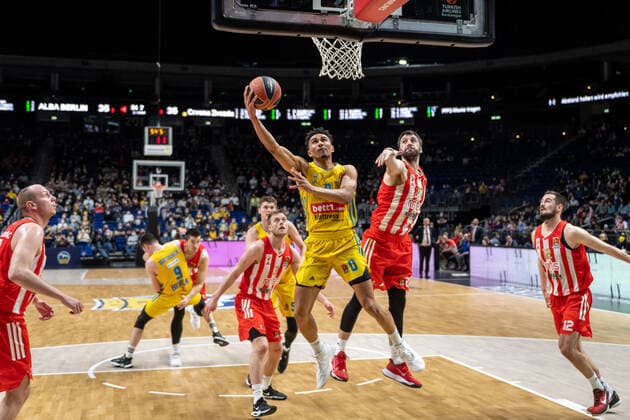 Basketball Berlin 25 03 2022 Euroleague Regular Season 2021 2022 Alba Berlin Crvena zvezda mts Belgrade Maodo Lo Alba Berlin, No 00 Stefan Lazarevic Belgrade, No 02