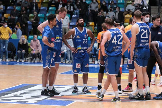 Robertson Quantez, Fraport Skyliners, 23 ,Ponitka Marcel, Fraport Skyliners, 42 , Brenneke Lorenz, Fraport Skyliners, 21 , , GER,Basketball, BBL, Fraport Skyliners vs Ratiopharm Ulm,25 03 2022 Frankfurt, Germany Copyright: xEibner-Pressefoto UlrichxScherbaumx EP_usm