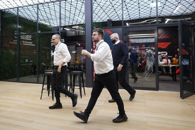 BRAWN Ross (gbr), Managing Director of motorsport Formula One Group, DOMENICALLI Stefano (ita), Chairman and CEO Formula One Group FOG leaving the meeting regarding the current situation in Jeddah after the attack on a Aramco factory near the track during the Formula 1 STC Saudi Arabian Grand Prix 2022, 2nd round of the 2022 FIA Formula One World Championship, WM, Weltmeisterschaft on the Jeddah Corniche Circuit, from March 25 to 27, 2022 in Jeddah, Saudi Arabia - F1 - SAUDI ARABIAN GRAND PRIX 2022 DPPI Panoramic  AV6_6491