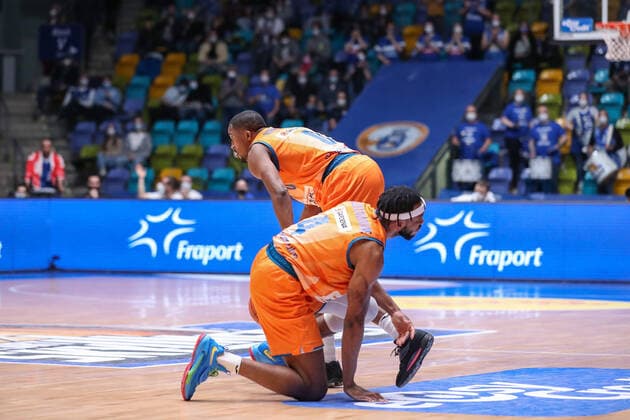 Christon Semaj, Ratiopharm Ulm, 0 , Blossomgame Jaron, Ratiopharm Ulm, 4 , , GER,Basketball, BBL, Fraport Skyliners vs Ratiopharm Ulm,25 03 2022 Frankfurt, Germany Copyright: xEibner-Pressefoto UlrichxScherbax EP_usm