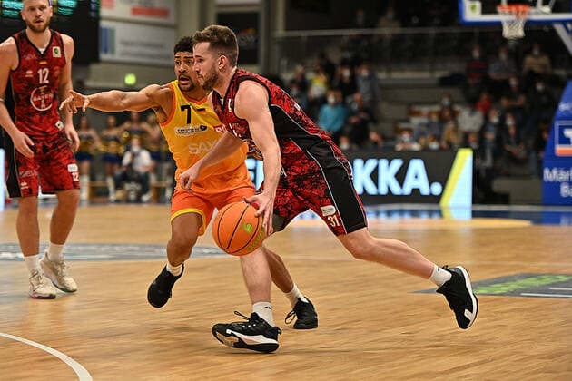 31 Spencer Reaves of the 2 bundesliga Pro A Bayern Giants Leverkusen with the drive to the basket Phoenix Hagen vs Wiha Panthers, 2 Bundesliga, 2022 season, WEDNESDAY 23 02 2022 Hagen. Copyright: xEibner-Pressfoto xAaronxBowserx Wiha_ABR