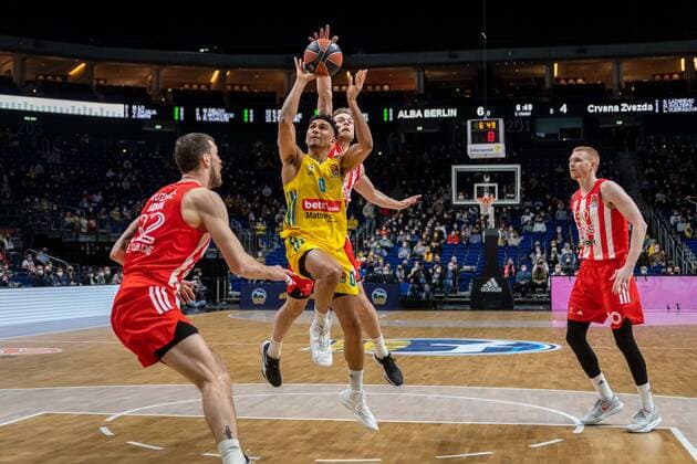 Basketball Berlin 25 03 2022 2021 2022 Euroleague Regular Season Alba Berlin Crvena Zvezda mts Belgrade Maodo Lo Alba Berlin, No 00 Nate Wolters Belgrade, No 03 Ognjen Kuzmic Belgrade, No 32 li