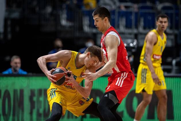 Basketball Berlin 25 03 2022 2021 2022 Euroleague Regular Season Alba Berlin Crvena Zvezda mts Belgrade Ben Lammers Alba Berlin, No 55 Luka Mitrovic Belgrade, No 09