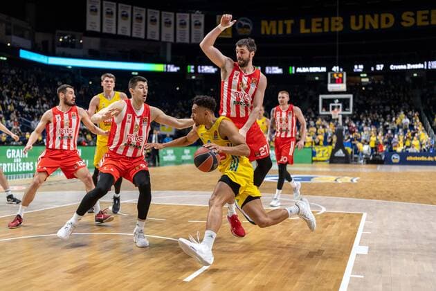 Basketball Berlin 25 03 2022 2021 2022 Euroleague Regular Season Alba Berlin Crvena Zvezda mts Belgrade Maodo Lo Alba Berlin, No 00 Stefan Markovic Belgrade, No 27 Luka Mitrovic Belgrade, No 09
