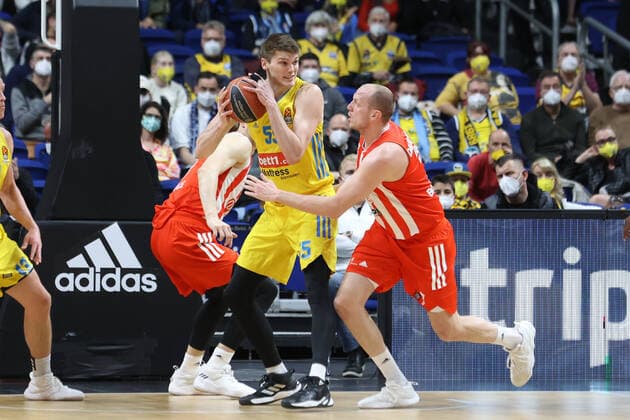 DEU, EuroLeague, ALBA vs Belgrade, 25 03 2022, Mercedes Benz Arena, Berlin, DEU, EuroLeague, ALBA vs Belgrade, in picture Lammers ALBA Berlin 55 , Dejan Davidovac Belgrade 7 , Luka Mitrovic Belgrade 9 Foto Juergen Engler nordphoto GmbH nordphotoxGmbHx xEngler nph00076