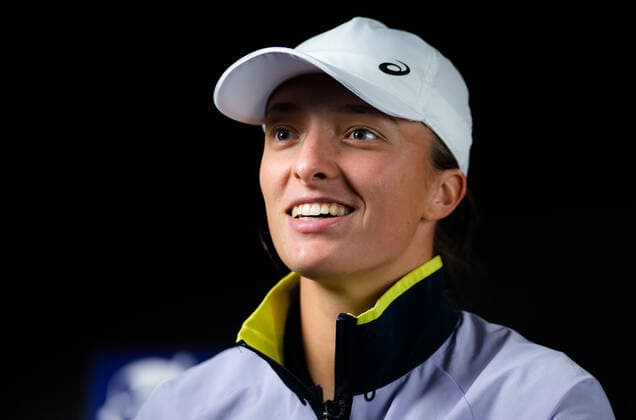 March 25, 2022, MIAMI, FLORIDA, UNITED STATES: Iga Swiatek of Poland talks to the media after the second round of the 2022 Miami Open WTA, Tennis Damen 1000 tennis tournament against Viktorija Golubic of Switzerland MIAMI UNITED STATES - ZUMAa181 20220325_zaa_a181_139 Copyright: xRobxPrangex