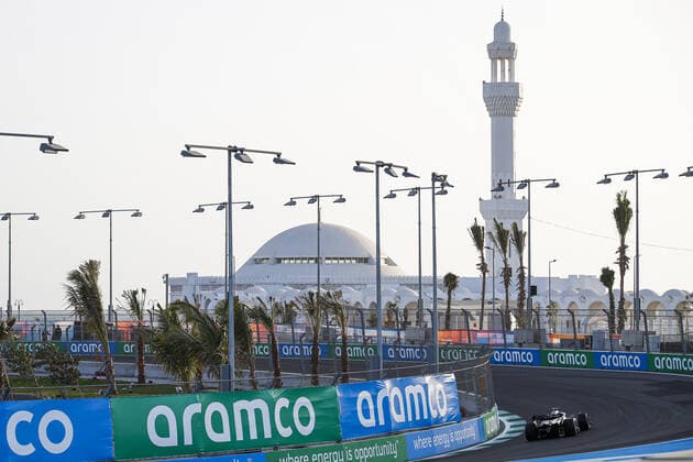22 TSUNODA Yuki (jap), Scuderia AlphaTauri AT03, action during the Formula 1 STC Saudi Arabian Grand Prix 2022, 2nd round of the 2022 FIA Formula One World Championship, WM, Weltmeisterschaft on the Jeddah Corniche Circuit, from March 25 to 27, 2022 in Jeddah, Saudi Arabia - F1 - SAUDI ARABIAN GRAND PRIX 2022 DPPI Panoramic  00122006__B2_8308.JPG_