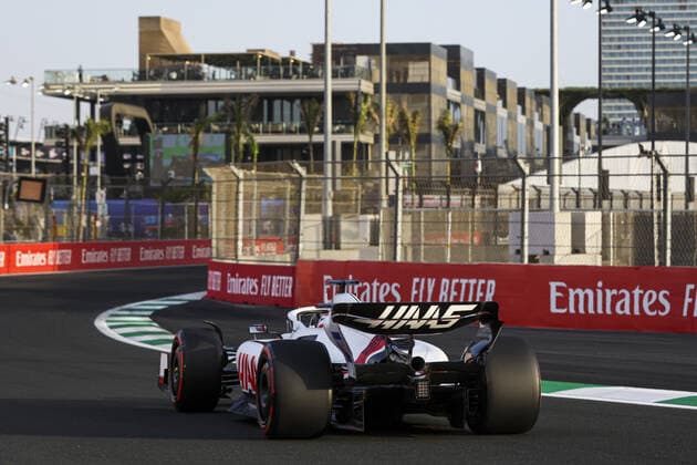 20 MAGNUSSEN Kevin (den), Haas F1 Team VF-22 Ferrari, action during the Formula 1 STC Saudi Arabian Grand Prix 2022, 2nd round of the 2022 FIA Formula One World Championship, WM, Weltmeisterschaft on the Jeddah Corniche Circuit, from March 25 to 27, 2022 in Jeddah, Saudi Arabia - F1 - SAUDI ARABIAN GRAND PRIX 2022 DPPI Panoramic  00122006_AV6_7173.JPG_
