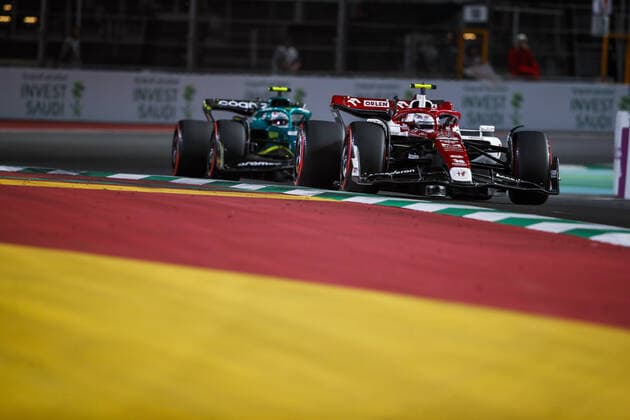 24 ZHOU Guanyu (chi), Alfa Romeo F1 Team ORLEN C42, action during the Formula 1 STC Saudi Arabian Grand Prix 2022, 2nd round of the 2022 FIA Formula One World Championship, WM, Weltmeisterschaft on the Jeddah Corniche Circuit, from March 25 to 27, 2022 in Jeddah, Saudi Arabia - F1 - SAUDI ARABIAN GRAND PRIX 2022 DPPI Panoramic  00122006__V2_2075.JPG_