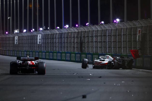 Crash, SCHUMACHER Mick (ger), Haas F1 Team VF-22 Ferrari, portrait during the Formula 1 STC Saudi Arabian Grand Prix 2022, 2nd round of the 2022 FIA Formula One World Championship, WM, Weltmeisterschaft on the Jeddah Corniche Circuit, from March 25 to 27, 2022 in Jeddah, Saudi Arabia - F1 - SAUDI ARABIAN GRAND PRIX 2022 DPPI Panoramic  00122006__V2_2201.JPG_