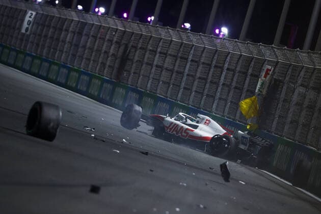 Crash, SCHUMACHER Mick (ger), Haas F1 Team VF-22 Ferrari, portrait during the Formula 1 STC Saudi Arabian Grand Prix 2022, 2nd round of the 2022 FIA Formula One World Championship, WM, Weltmeisterschaft on the Jeddah Corniche Circuit, from March 25 to 27, 2022 in Jeddah, Saudi Arabia - F1 - SAUDI ARABIAN GRAND PRIX 2022 DPPI Panoramic  00122006__V2_2158.JPG_
