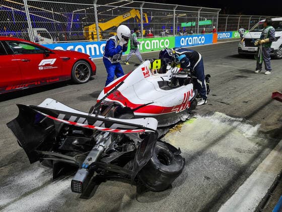 Crash, SCHUMACHER Mick (ger), Haas F1 Team VF-22 Ferrari, portrait during the Formula 1 STC Saudi Arabian Grand Prix 2022, 2nd round of the 2022 FIA Formula One World Championship, WM, Weltmeisterschaft on the Jeddah Corniche Circuit, from March 25 to 27, 2022 in Jeddah, Saudi Arabia - F1 - SAUDI ARABIAN GRAND PRIX 2022 DPPI Panoramic  20220326_205106
