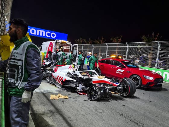 Crash, SCHUMACHER Mick (ger), Haas F1 Team VF-22 Ferrari, portrait during the Formula 1 STC Saudi Arabian Grand Prix 2022, 2nd round of the 2022 FIA Formula One World Championship, WM, Weltmeisterschaft on the Jeddah Corniche Circuit, from March 25 to 27, 2022 in Jeddah, Saudi Arabia - F1 - SAUDI ARABIAN GRAND PRIX 2022 DPPI Panoramic  20220326_205017