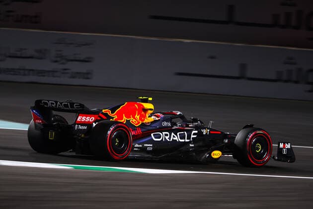 11 PEREZ Sergio (mex), Red Bull Racing RB18, action during the Formula 1 STC Saudi Arabian Grand Prix 2022, 2nd round of the 2022 FIA Formula One World Championship, WM, Weltmeisterschaft on the Jeddah Corniche Circuit, from March 25 to 27, 2022 in Jeddah, Saudi Arabia - F1 - SAUDI ARABIAN GRAND PRIX 2022 DPPI Panoramic  00122006__V2_2451.JPG_