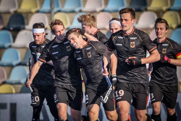 Sport Themen der Woche KW12 FIH Pro League Männer, Deutschland - Spanien, , 26.3.2022 Gonzalo Peillat (Deutschland 92) & Niklas Wellen (Deutschland 9), Deutschland - Spanien am 26.3.2022 im Warsteiner HockeyPark, *** FIH Pro League Men, Germany Spain, , 26 3 2022 Gonzalo Peillat Germany 92 Niklas Wellen Germany 9 , Germany Spain on 26 3 2022 at Warsteiner HockeyPark, Copyright: xBEAUTIFULxSPORTS MarcxJungex