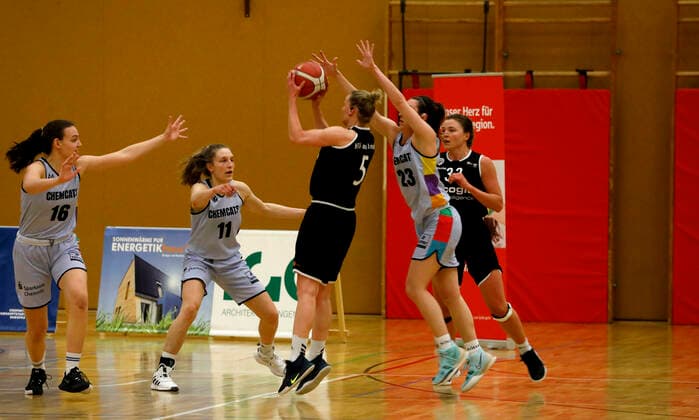 26 03 2022, 2 Toyota Womens Basketball Bundesliga North, DBBL, season 2021 2022, women, playoffs, quarterfinals, Chemcats Chemnitz Falcons Bad Homburg Franziska Worthmann, Falcons Bad Homburg Chemnitz Sporthalle am Schlossteich Saxony Germany