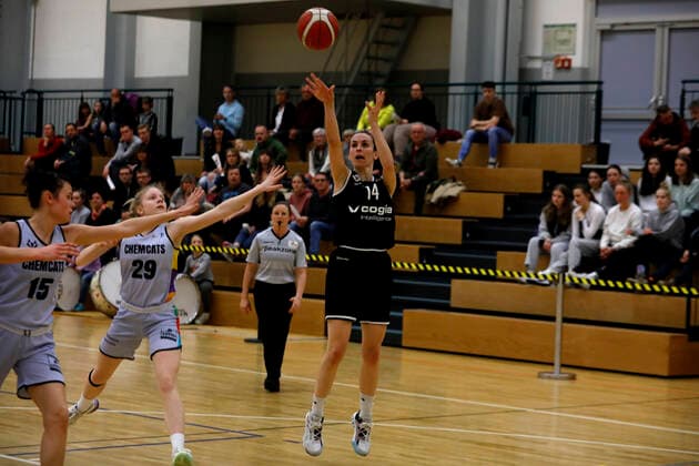 26 03 2022, 2 Toyota Womens Basketball Bundesliga North, DBBL, season 2021 2022, women, playoffs, quarterfinals, Chemcats Chemnitz Falcons Bad Homburg Nerea Garmendia Odriozola, Falcons Bad Homburg Chemnitz Sporthalle am Schlossteich Saxony Germany