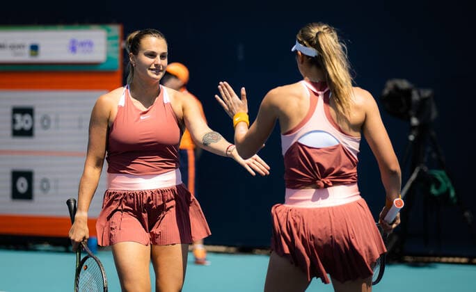 March 26, 2022, MIAMI, FLORIDA, UNITED STATES: Aryna Sabalenka of Belarus & Paula Badosa of Spain playing doubles at the 2022 Miami Open WTA, Tennis Damen 1000 tennis tournament MIAMI UNITED STATES - ZUMAa181 20220326_zaa_a181_226 Copyright: xRobxPrangex