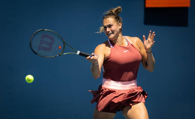March 26, 2022, MIAMI, FLORIDA, UNITED STATES: Aryna Sabalenka of Belarus playing doubles at the 2022 Miami Open WTA, Tennis Damen 1000 tennis tournament MIAMI UNITED STATES - ZUMAa181 20220326_zaa_a181_229 Copyright: xRobxPrangex