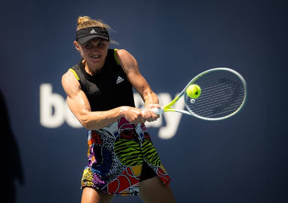 March 26, 2022, MIAMI, FLORIDA, UNITED STATES: Aliaksandra Sasnovich of Belarus in action during the third round of the 2022 Miami Open WTA, Tennis Damen 1000 tennis tournament against Irina-Camelia Begu of Romania MIAMI UNITED STATES - ZUMAa181 20220326_zaa_a181_239 Copyright: xRobxPrangex