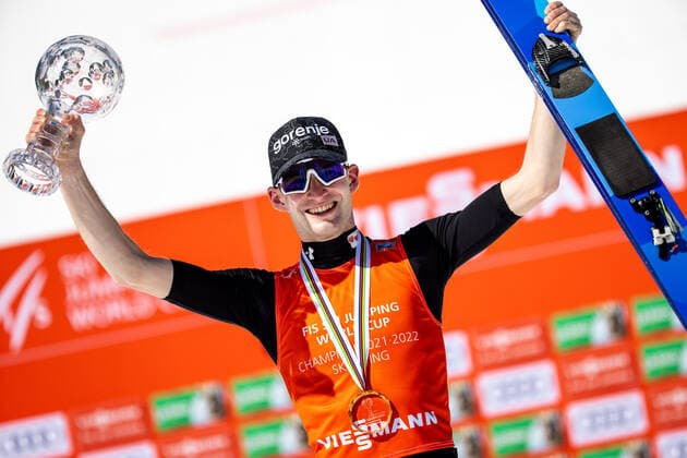 SKI FLYING - FIS WC Planica PLANICA,SLOVENIA,27.MAR.22 - NORDIC SKIING, Ski jumping, Skispringen, Ski, nordisch SKI FLYING - FIS World Cup, award ceremony. Image shows the rejoicing of Ziga Jelar (SLO). Keywords: medal, trophy.  GEPAxpictures xMaticxKlansek