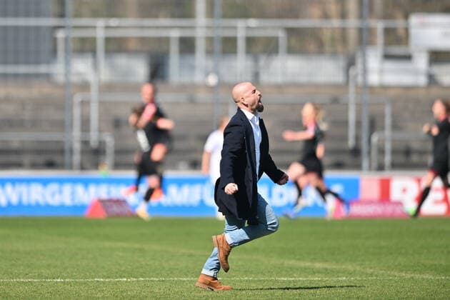 Sascha Glass head coach, coach 1 FC Cologne celebrates the 1 0, 27 03 2022, Cologne Germany , Football, Flyeralarm Womens Bundesliga, 1 FC Cologne Bayer 04 Leverkusen xmkx