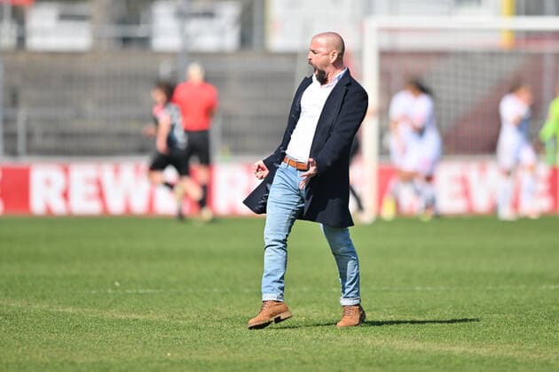 Sascha Glass head coach, coach 1 FC Cologne celebrates the 1 0, 27 03 2022, Cologne Germany , Football, Flyeralarm Womens Bundesliga, 1 FC Cologne Bayer 04 Leverkusen xmkx