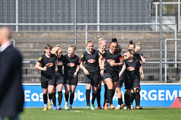 Jubel, Freuen, celebrate, happy, cheer , Goal Celebration 1 FC Köln Frauen 1 0, 27 03 2022, Cologne Germany , Football, Flyeralarm Frauen Bundesliga, 1 FC Köln Bayer 04 Leverkusen xmkx