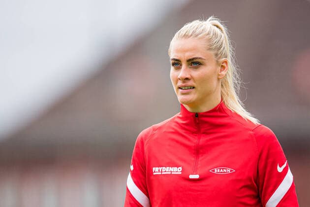 220327 Svava Ros Gudmundsdottir of Brann ahead of the Toppserien football match between Brann and Arna Bjornar on March 27, 2022 in Bergen Photo Marius Simensen BILDBYRAN Cop 238 arna bjornar bbeng brann dam football fotball fotboll skboll tfk toppserien,  Copyright: MARIUSxSIMENSEN BB220327BB387
