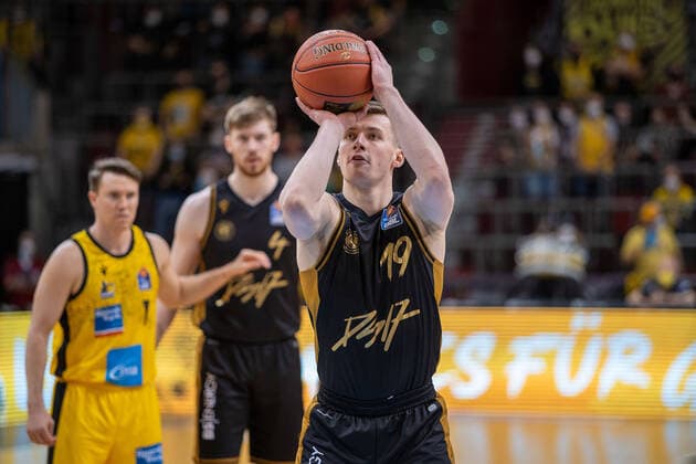 Ondrej Sehnal Basketball Loewen Braunschweig, 19 MHP Riesen Ludwigsburg vs Basketball Loewen Braunschweig, 1 Basketball Bundesliga, easycredit BBL, 27 Spieltag , Spielzeit 2021 2022, 27 03 2022 MHP Riesen Ludwigsburg vs Basketball Loewen Braunschweig, 1 Basketball Bundesliga, easycredit BBL, 27 Spieltag , Spielzeit 2021 2022, 27 03 2022 Ludwigsburg Copyright: xNinaxSanderx xEibnerxPressefotox EP_NSR