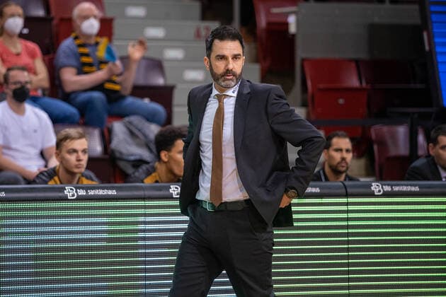 Jesus Ramirez Basketball Loewen Braunschweig, HeadCoach MHP Riesen Ludwigsburg vs Basketball Loewen Braunschweig, 1 Basketball Bundesliga, easycredit BBL, 27 Spieltag , Spielzeit 2021 2022, 27 03 2022 MHP Riesen Ludwigsburg vs Basketball Loewen Braunschweig, 1 Basketball Bundesliga, easycredit BBL, 27 Spieltag , Spielzeit 2021 2022, 27 03 2022 Ludwigsburg Copyright: xNinaxSanderx xEibnerxPressefotox EP_NSR