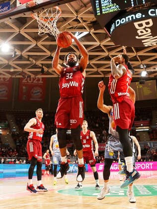 27 03 2022, BBL, FC Bayern Basketball vs Hakro Merlins Crailsheim, Audi Dome, Munich, basketball, sports, in the picture Leon Radosevic FCB Basketball , Daran Hilliard FCB Basketball , Ognjen Jaramaz FCB Basketball and Deshaun Thomas FCB Basketball
