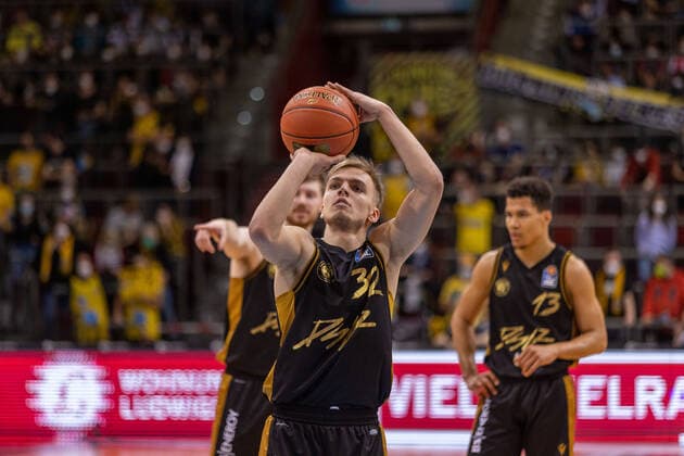 Arturs Zagars Basketball Loewen Braunschweig, 32 MHP Riesen Ludwigsburg vs Basketball Loewen Braunschweig, 1 Basketball Bundesliga, easycredit BBL, 27 Spieltag , Spielzeit 2021 2022, 27 03 2022 MHP Riesen Ludwigsburg vs Basketball Loewen Braunschweig, 1 Basketball Bundesliga, easycredit BBL, 27 Spieltag , Spielzeit 2021 2022, 27 03 2022 Ludwigsburg Copyright: xNinaxSanderx xEibnerxPressefotox EP_NSR
