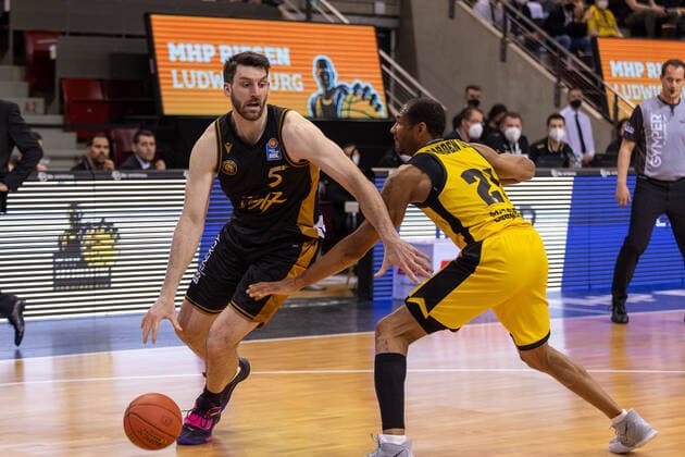 Owen Klassen Basketball Loewen Braunschweig, 05 Tremmel Darden MHP Riesen Ludwigsburg, 21 MHP Riesen Ludwigsburg vs Basketball Loewen Braunschweig, 1 Basketball Bundesliga, easycredit BBL, 27 Spieltag , Spielzeit 2021 2022, 27 03 2022 MHP Riesen Ludwigsburg vs Basketball Loewen Braunschweig, 1 Basketball Bundesliga, easycredit BBL, 27 Spieltag , Spielzeit 2021 2022, 27 03 2022 Ludwigsburg Copyright: xNinaxSanderx xEibnerxPressefotox EP_NSR