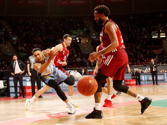27 03 2022, BBL, FC Bayern Basketball vs Hakro Merlins Crailsheim, Audi Dome, Munich, basketball, sports, in the picture Deshaun Thomas FCB Basketball , Zan Mark Sisko FCB Basketball , Gavin Schilling FCB Basketball and Daran Hilliard FCB Basketball