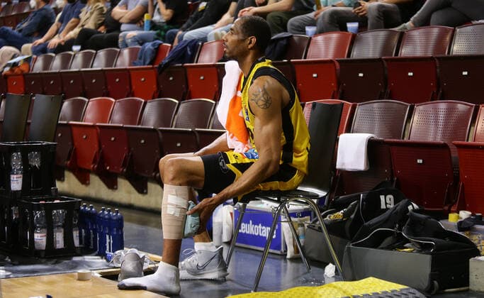 Ludwigsburg , Basketball easycredit BBL Bundesliga MHP Riesen Ludwigsburg vs Basketball Löwen Braunschweig , Injury Tremmell Darden Giants