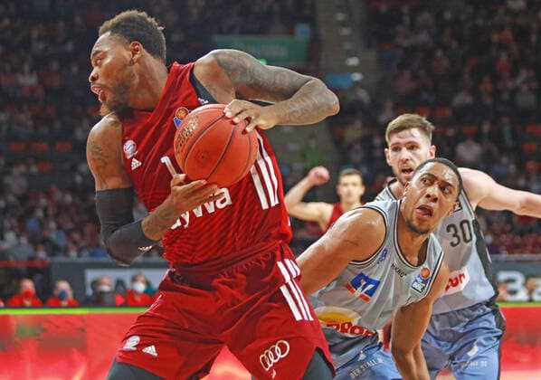 1 Deshaun Thomas FCBB red, against 11 Rene Kindzeka Crailsheim action, duel basketball, 1 Bundesliga, BBL, FC Bayern Munich, HAKRO Merlins Crailsheim at Audi Dome, 27 03 2022 PHOTO Mladen Lackovic LakoPress