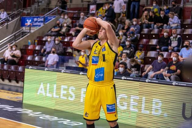Jordan Hulls MHP Riesen Ludwigsburg, 01 MHP Riesen Ludwigsburg vs Basketball Loewen Braunschweig, 1 Basketball Bundesliga, easycredit BBL, 27 Spieltag , Spielzeit 2021 2022, 27 03 2022 MHP Riesen Ludwigsburg vs Basketball Loewen Braunschweig, 1 Basketball Bundesliga, easycredit BBL, 27 Spieltag , Spielzeit 2021 2022, 27 03 2022 Ludwigsburg Copyright: xNinaxSanderx xEibnerxPressefotox EP_NSR